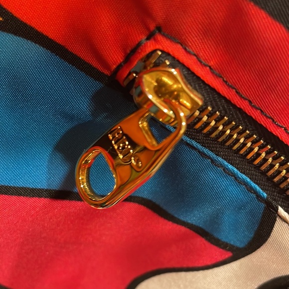 Red (V) Colorful Tote Bag - Picture 6 of 11